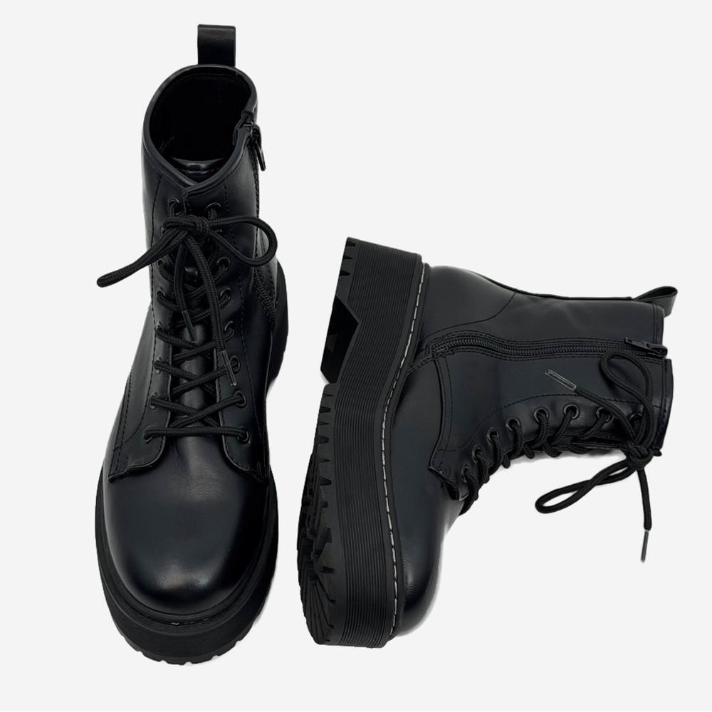 Universal Thread Target Black Combat Boots Lug So… - image 1